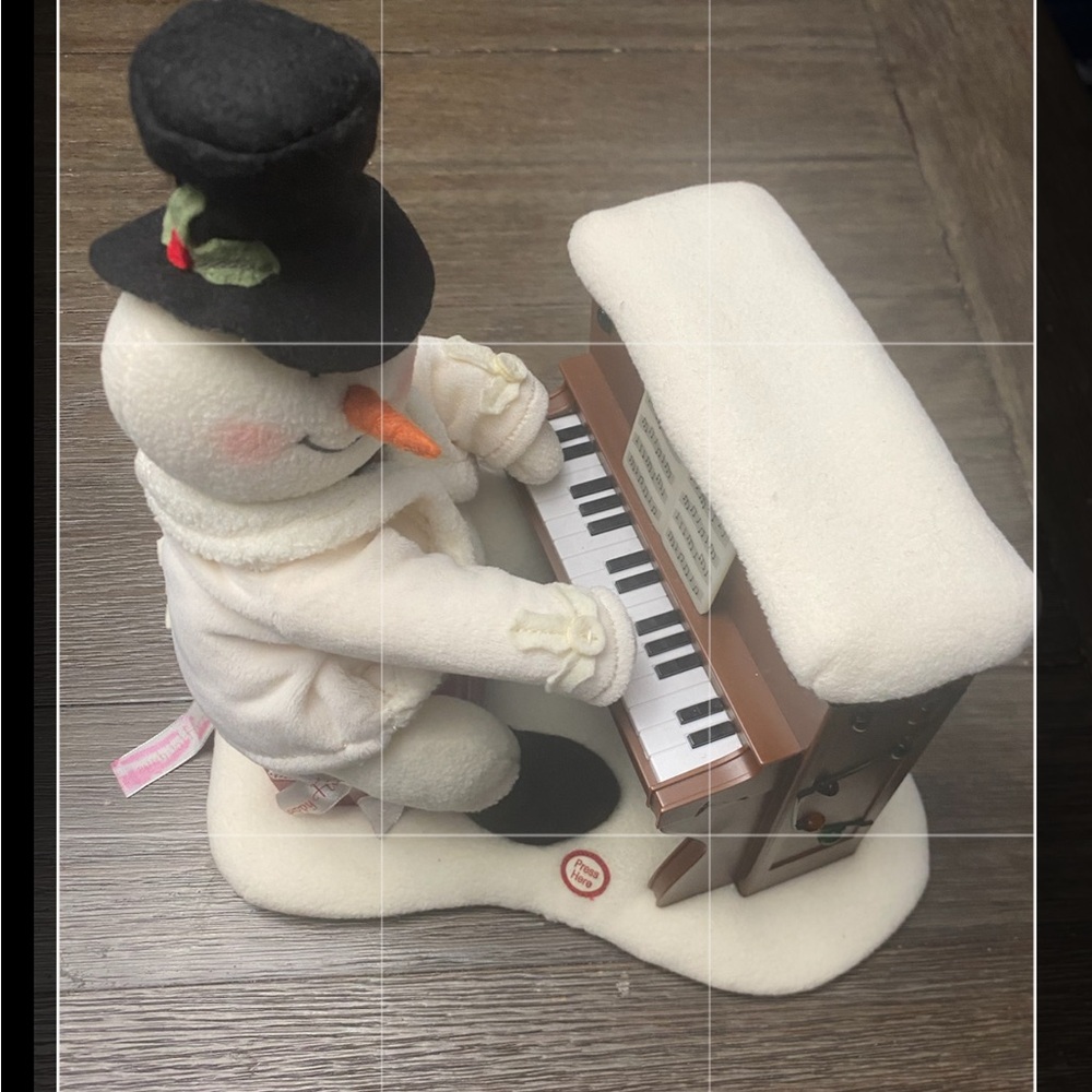 Hallmark 2005 piano playing snowman techno plush animated singing
